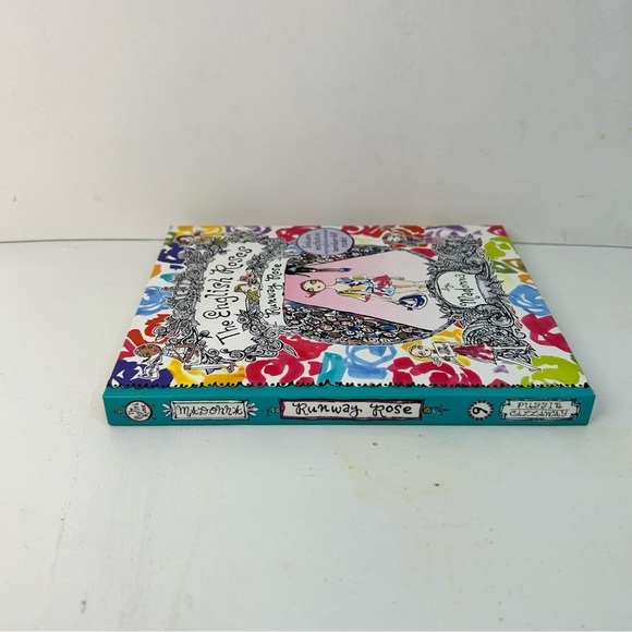 The English Roses Runway Rose by Madonna Book - Picture 5 of 5